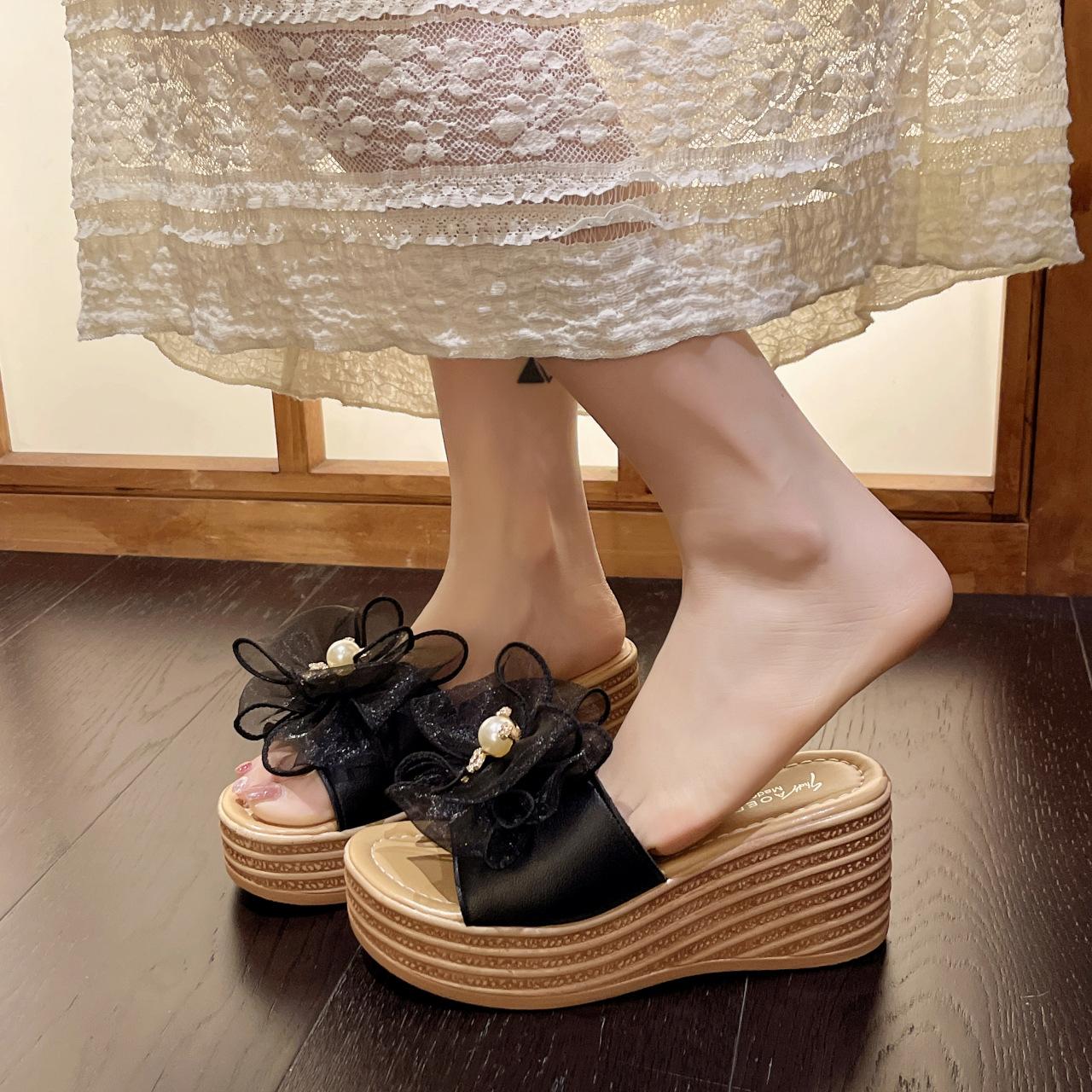 

Тапочки с бантом в виде феи, женские, лето 2024, новые, толстые, с наклонным каблуком, модные, для улицы, классные тапочки 35 чёрный