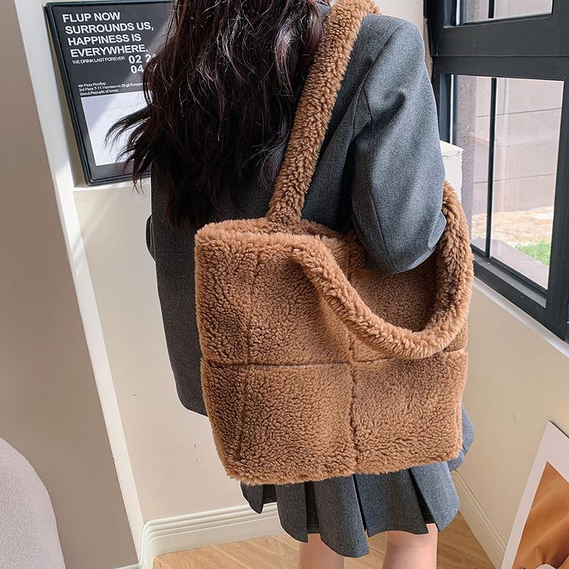 IELGY Autumn Winter Particle Lamb Wool Tote Bag Large Capacity Portable One-Shoulder Wool Bag