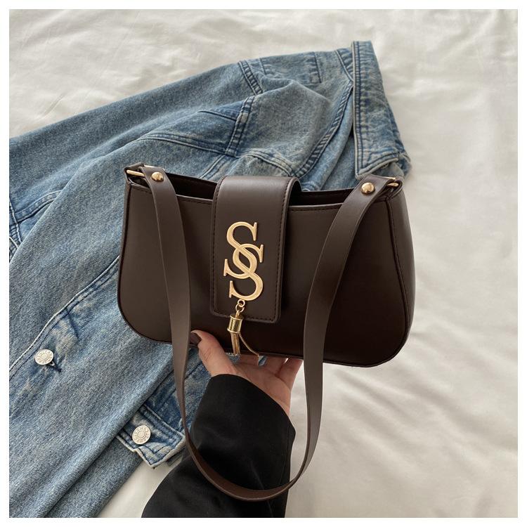 

Повседневная новая однотонная модная ретро популярная с буквенным принтом простая ручная сумка под мышкой на плечо женская темно-коричневого