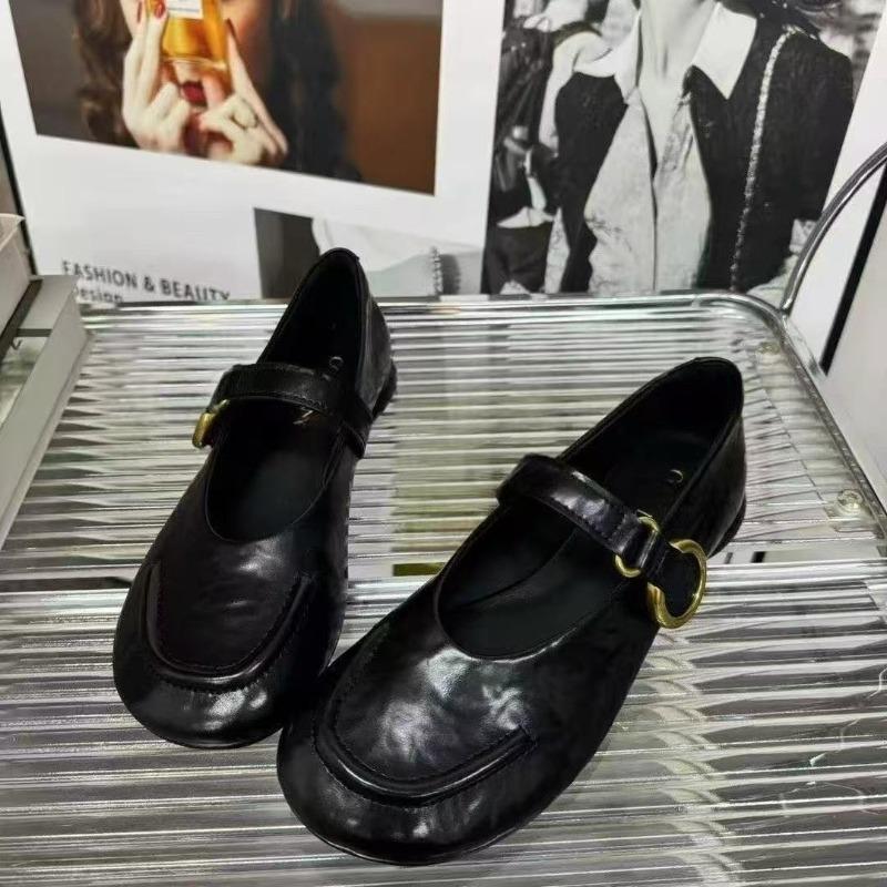 Light mouth one-word buckle belt single shoes women's autumn new versatile casual women's shoes solid color simple Mary Jane shoes