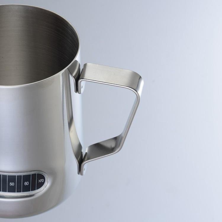 Kaffekopp i rustfritt stål med termometer og helletut, multifunksjonell måle- og bakekopp for hjemmebruk.