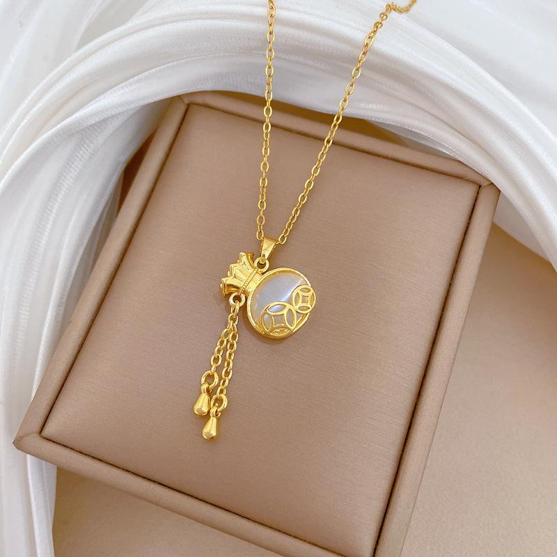 Stainless SteEL Chain Cat's-Eye Stone Lucky Bag Tassel Necklace Elegant Collarbone Jewelry for Women Dates and Parties