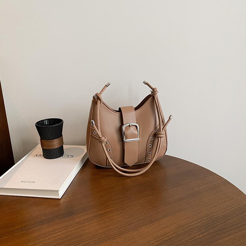 Simple Retro Trend Design New Fashion Belt Buckle Casual Shoulder Underarm Bag Messenger Bag