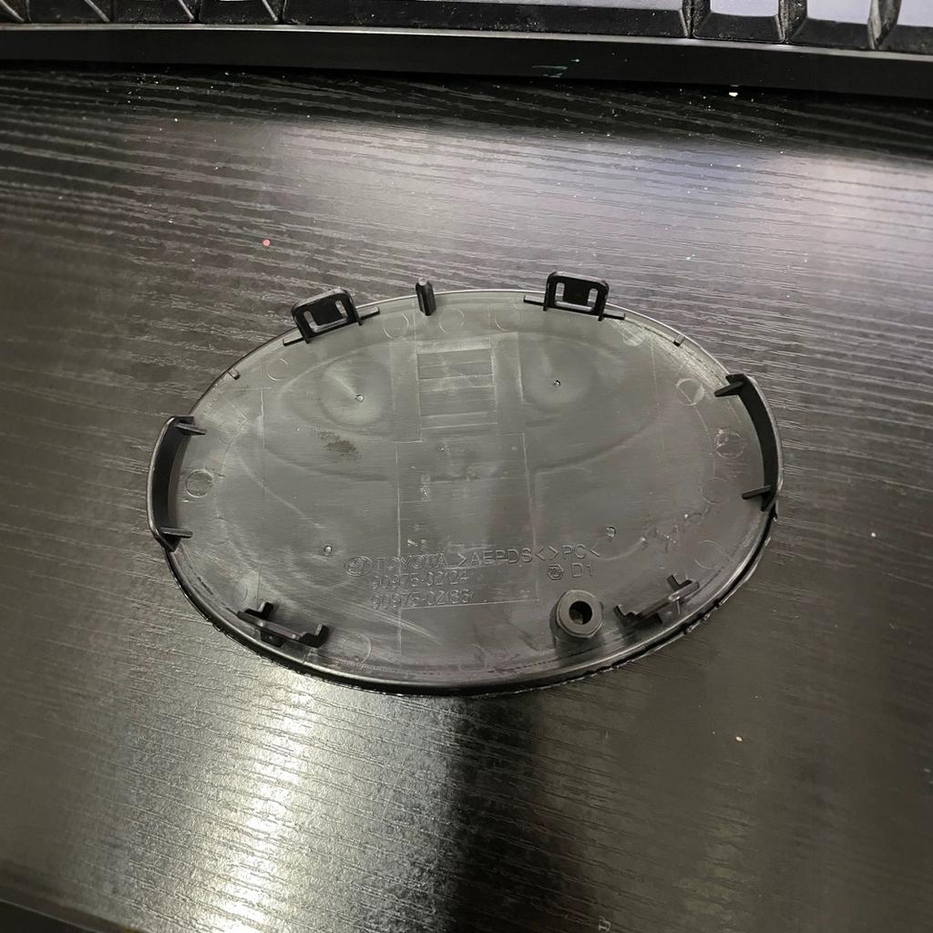 2026 Heiß für Toyota Radkappen 90975-02136 Kühlergrill-Emblem, 1 Stück für Toyota 2020-2023 Corolla Levin Hybridmodelle