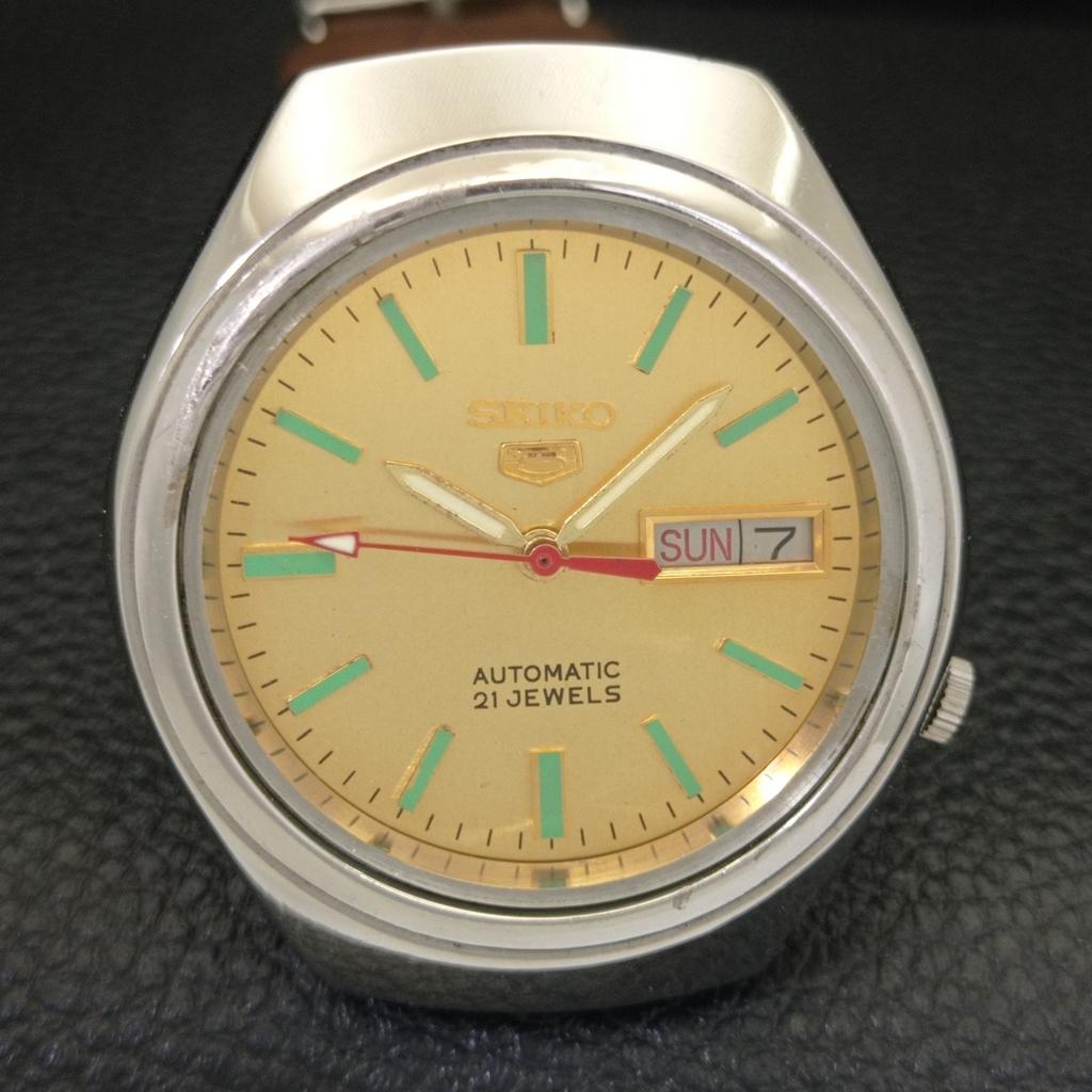JAPAN VINTAGE SEIKO 5 AUTOMATIC 7019A MENS GOLDEN COLOR DIAL WATCH a701912-5 R207-a701912