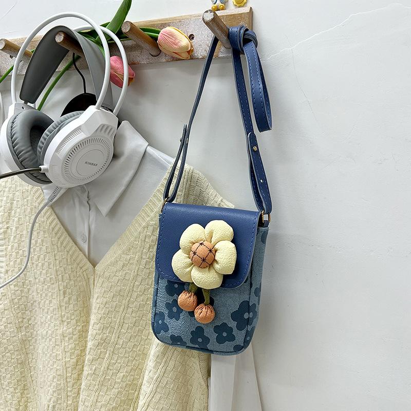 Foreign Style Simple Fashion Casual Flower Small Bag Women's 2025 Spring New Personalized Ins Messenger Bag Mobile Phone Bag