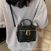 Popular high-end exquisite portable small square bag 2025 trendy fashion messenger women's bag large capacity Korean niche design