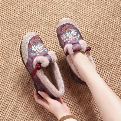 Winter Mother Shoes National Style Embroidery 2024 Cotton Shoes Piled Thickened Warm Women's Cotton Shoes New Old Beijing Cloth Shoes