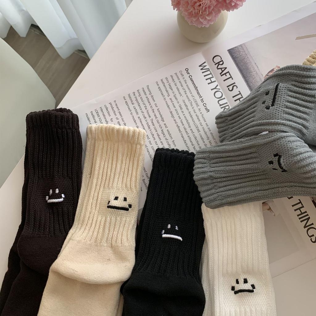 Trendy Socks Embroidered Smiley Socks Mid-Tube Socks Stockings Socks Absorb Sweat And Breathe, Non-Polishing Feet Couple Socks Cotton Socks