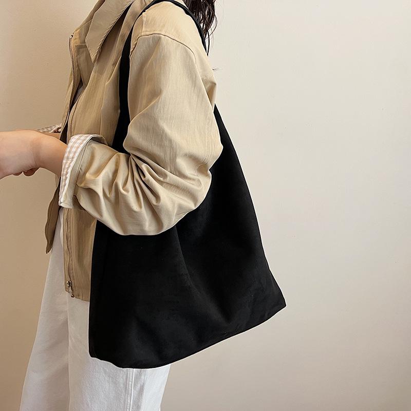 Retro Large Capacity One-Shoulder Underarm Tote Bag - Versatile Women's High-End Fashion Commute Accessory