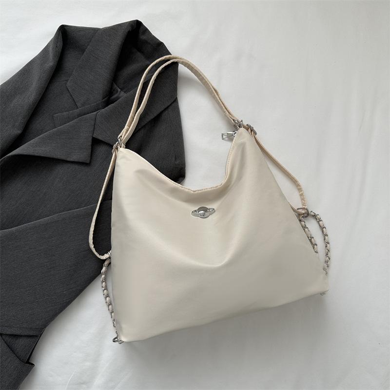 Casual and Fashionable Glossy Bread Bag for Women In Autumn New Chain Large Capacity Single Shoulder Crossbody Bag Handbag for Women