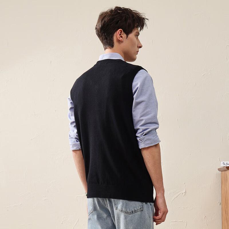 Komom Boka Men's V-Neck Wool Knit Vest