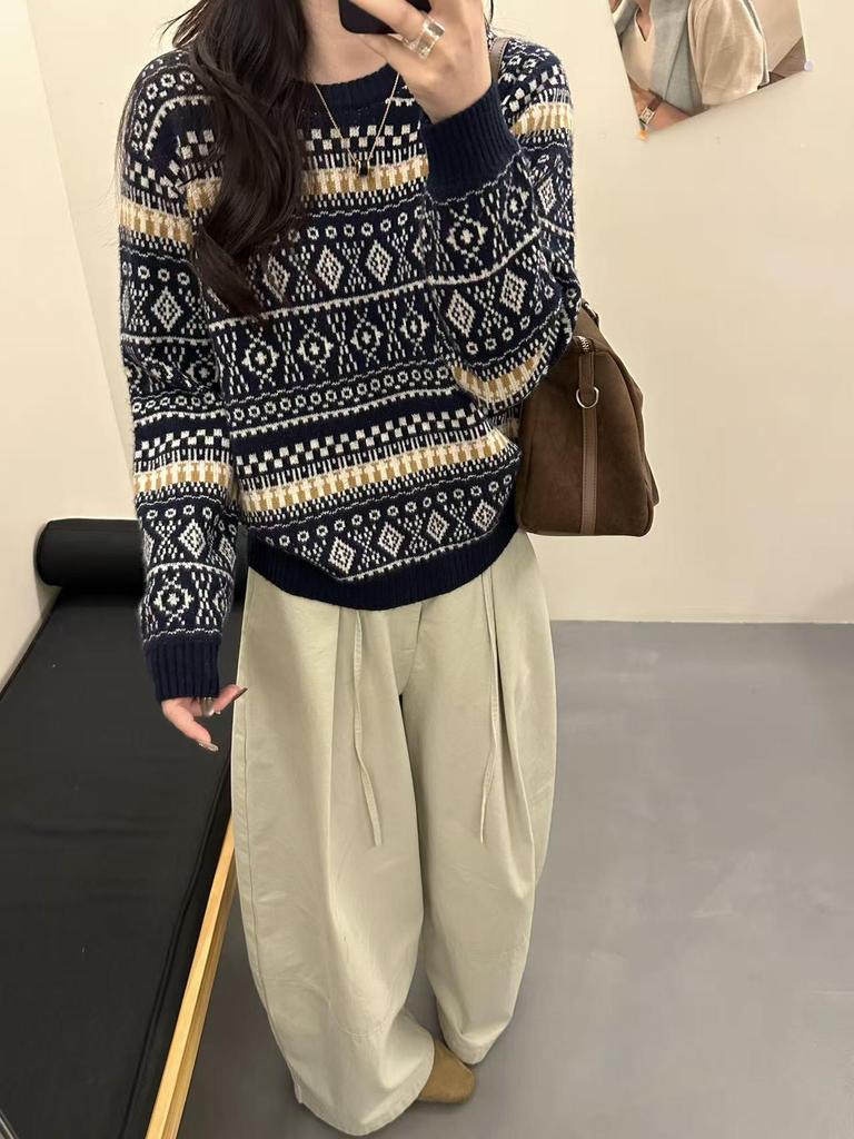 Women's Retro Fair Isle Crew Neck Pullover: Autumn/Winter Fashion Slimming Knitted Sweater