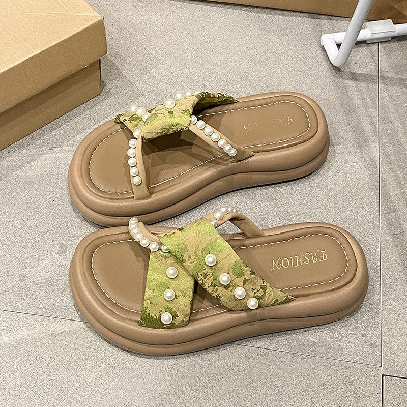 Cool Slippers Women's 2025 Summer New with Skirt Beaded Thick Bottom Cross Beach One Word Fashion Slippers