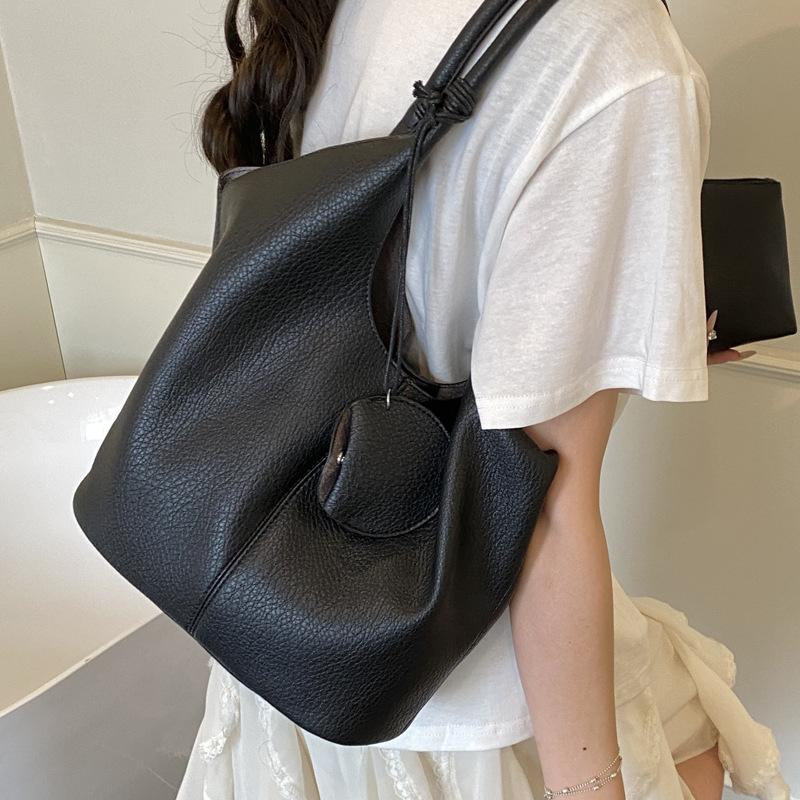 Fashion Texture Large Capacity Tote Bag Women's 2025 New Simple Casual Underarm Tote Bag High-end Shoulder Bag