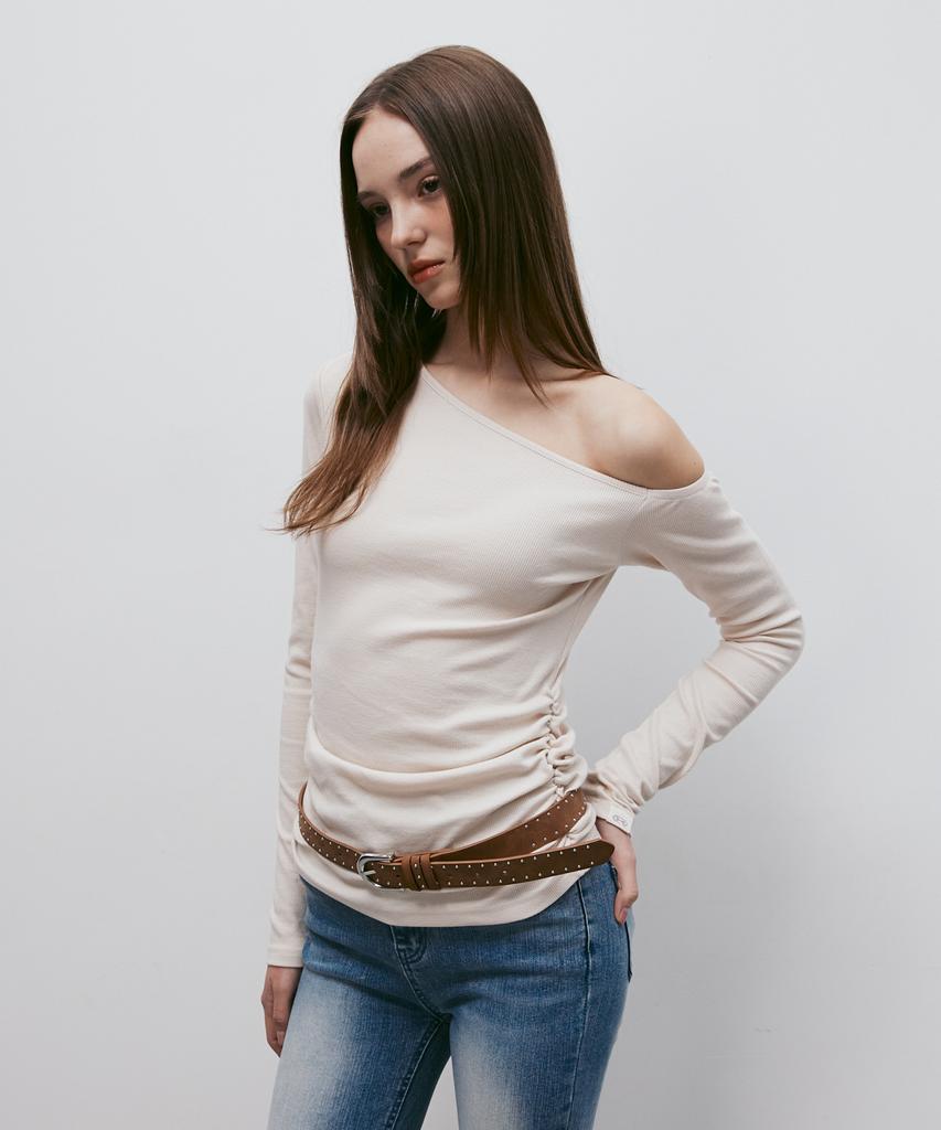 KITTY POTTERY Asymmetrical Off-Shoulder Shirred Top (Cream)