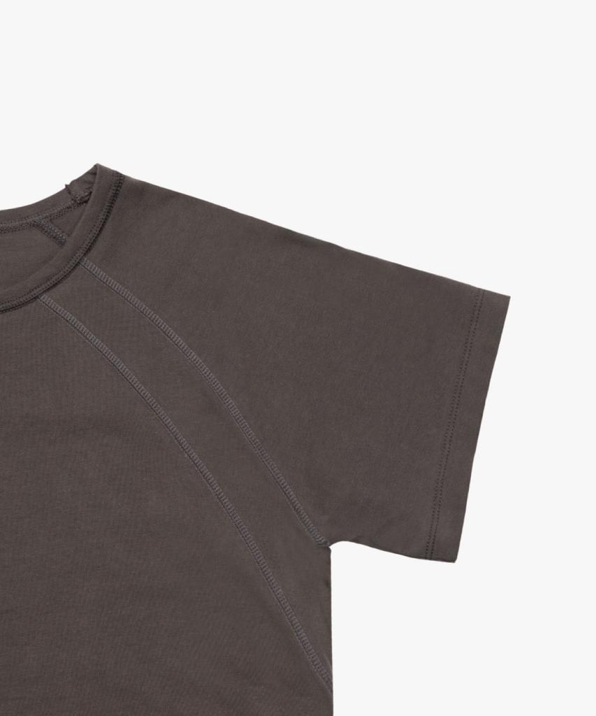 Liomeu Asymmetrical Cut Short Sleeve T-Shirt_Chacoal : Radiant093