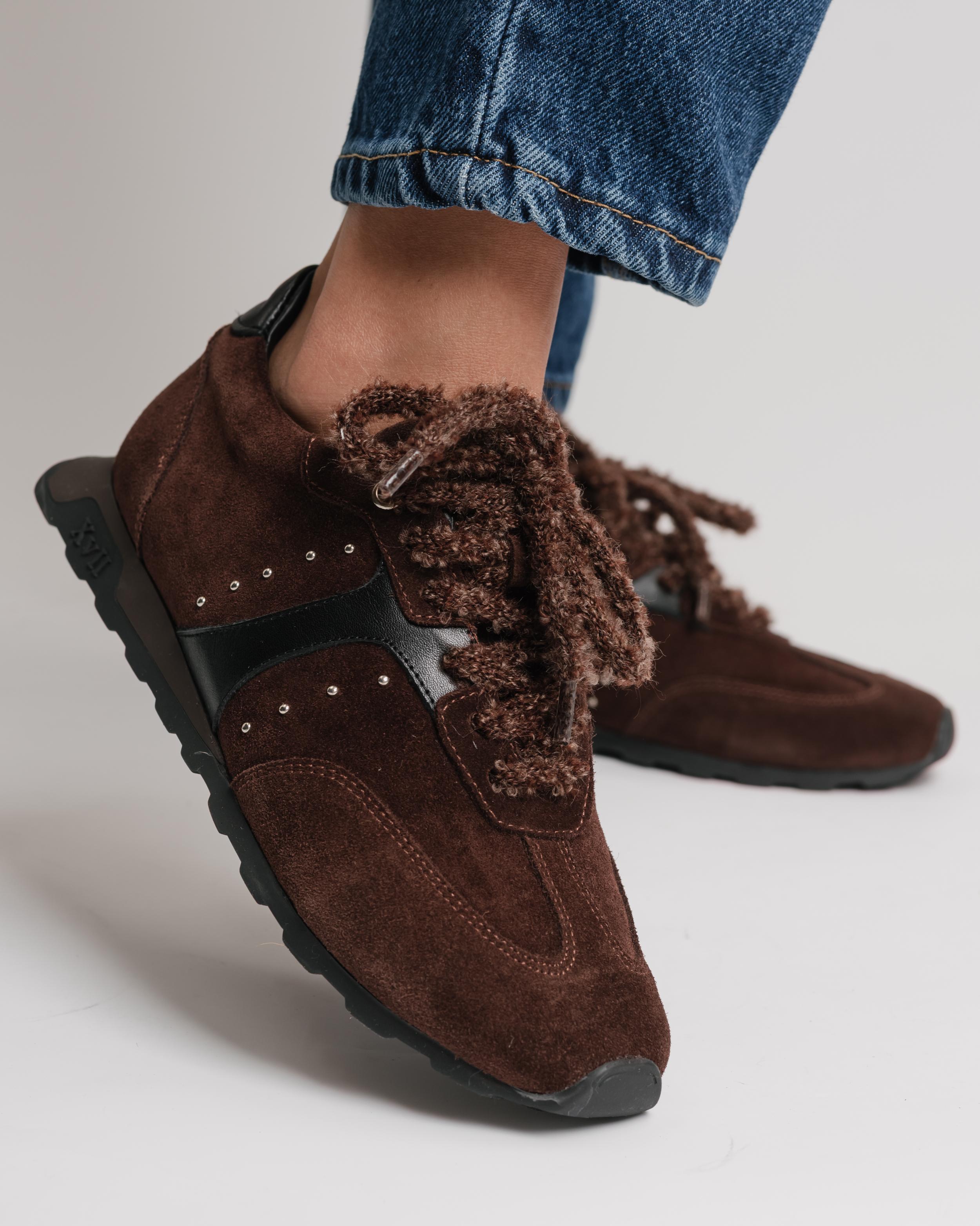 

Кросівки жіночі Krula 6401280 36 коричневі замша 40 коричневий