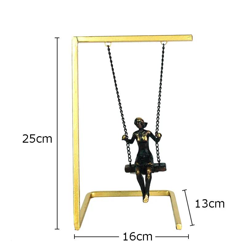 Metallschaukel Charakter Abstrakte Handwerkskunst Statue Goldene Schaukel Figuren Metallskulptur Schreibtischdekoration Ornamente Moderne Wohnkultur