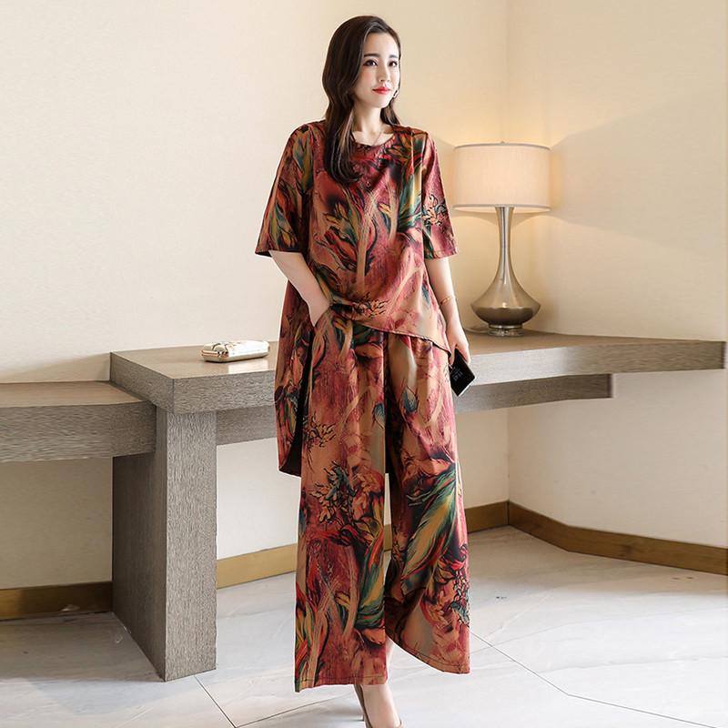 Breathable Cotton & Linen Short-Sleeve Shirt with Embroidered Design and Cropped Pants, Two-Piece Summer Suit for Middle-Aged and Elderly Women