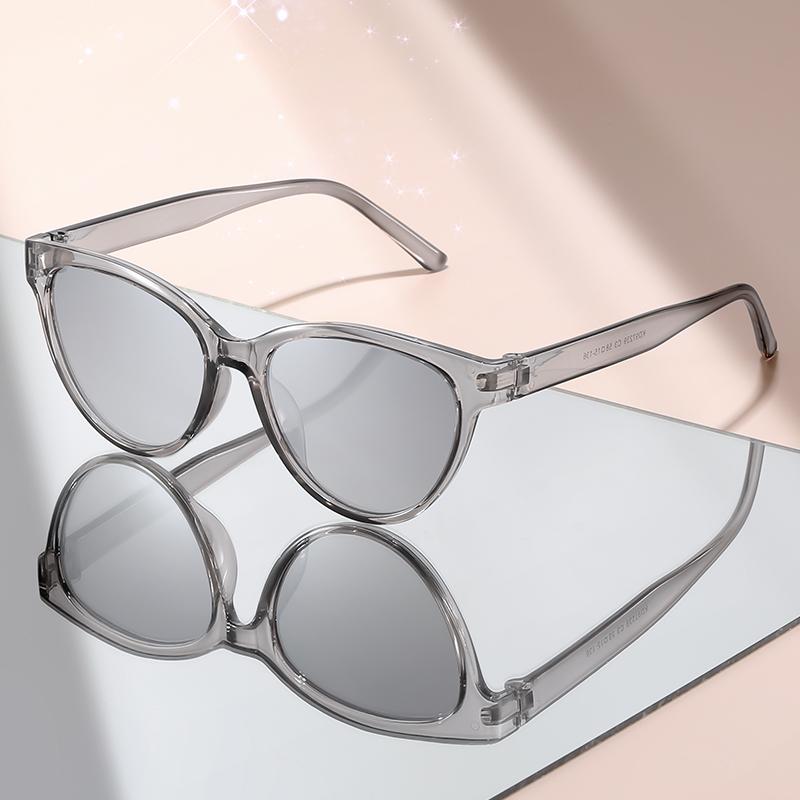 The new classic small-framed cat sunglasses with gradient color frames are perfect for daily party sunglasses