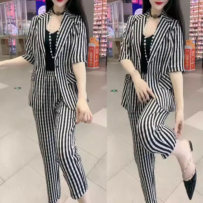 

2025 Summer Slimming Plaid Women s Slim-fit Blazer and Skinny Pants Set 2XL (125-135 kg)