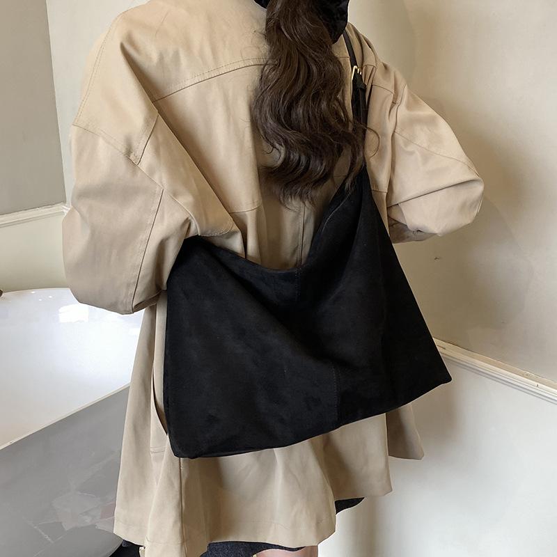 Frosted retro bag women's large capacity 2025 new autumn and winter versatile casual shoulder messenger bag commuter tote bag