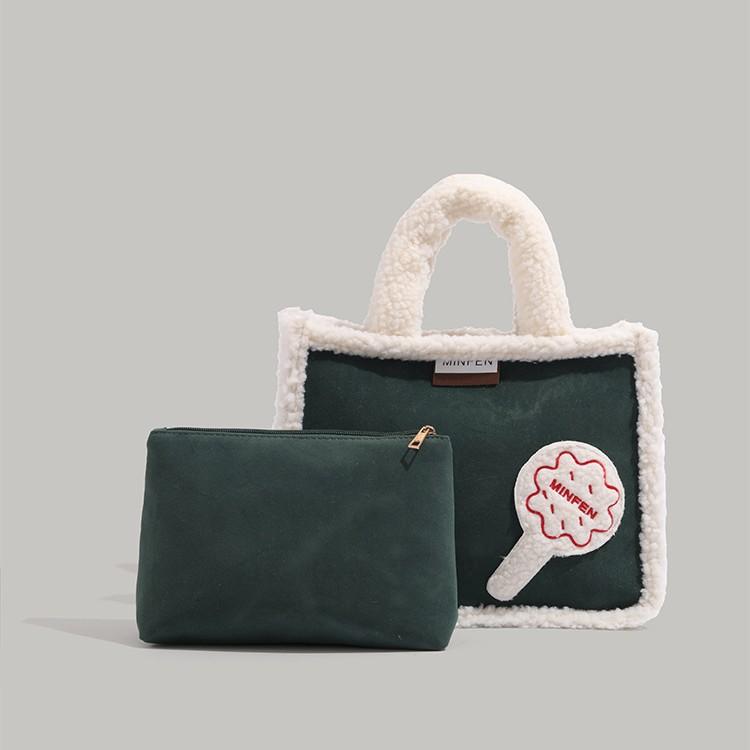 Autumn Winter 2024 New Large Capacity Tote Bag Niche Retro Lamb Wool Single Shoulder Crossbody Bag Furry Handbag for Women