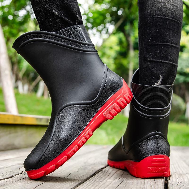 Fashion rain shoes men's medium tube water boots non-slip waterproof shoes new outdoor rain boots thermal short tube rubber shoes men's fashion