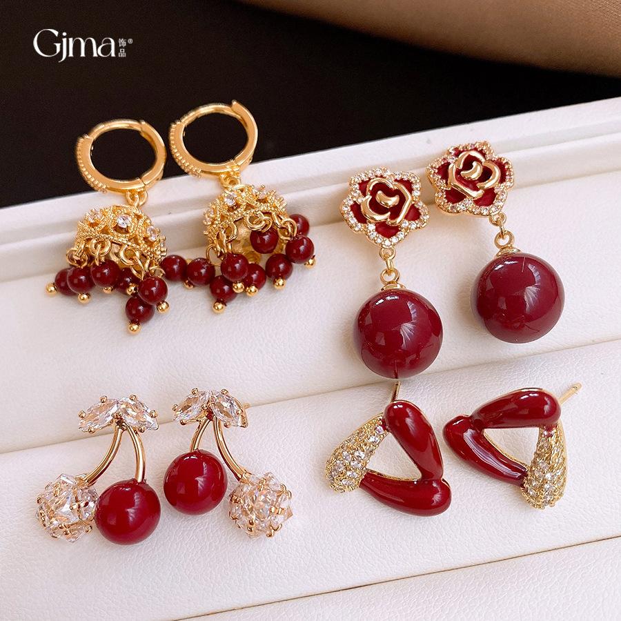 Liu Yifei red pearl earrings women's earrings 2025 new popular camellia stud earrings