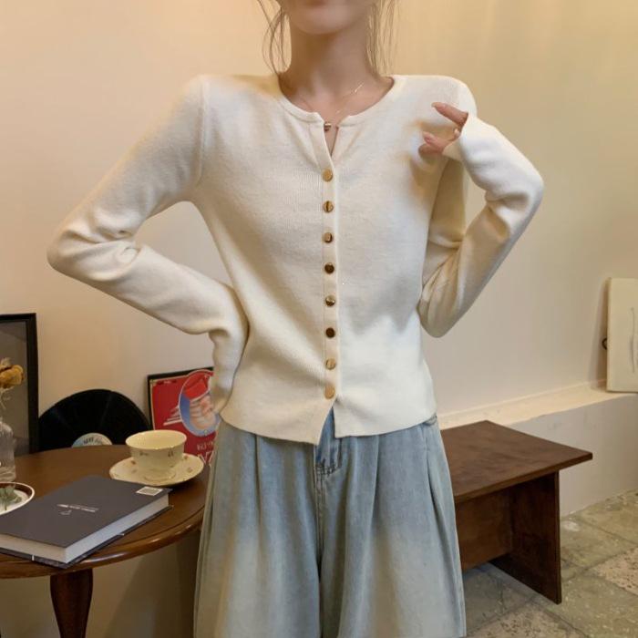 2026 Women's Long Sleeve V-neck Knit Cardigan Sweater with Pockets for Spring/Autumn