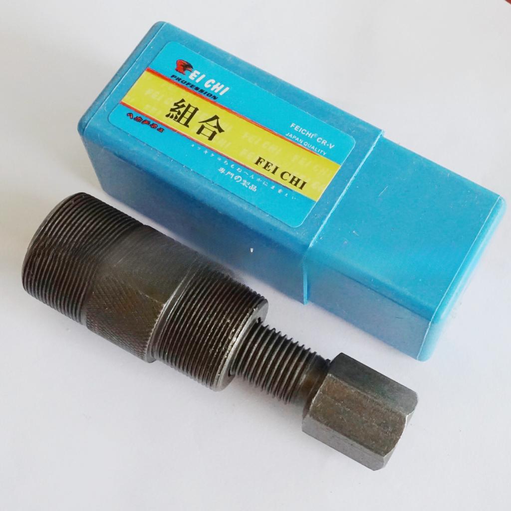 Engine Magnetic Motor Flywheel Puller Dual Head Coding Rotor Puller 24/27mm Screw Motorcycle Repair Tool