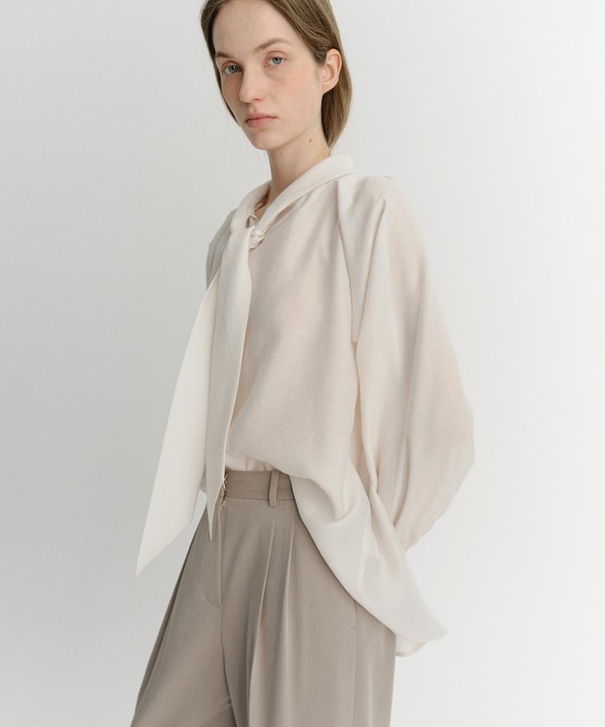 Ia Tie Shirring Blouse (Ivory)