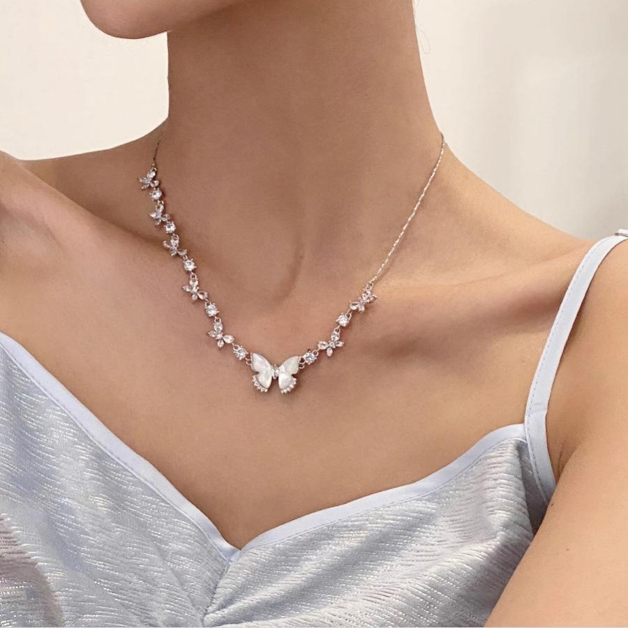 Niche design white fritillary butterfly zircon necklace fashionable versatile collarbone chain light luxury exquisite neck chain