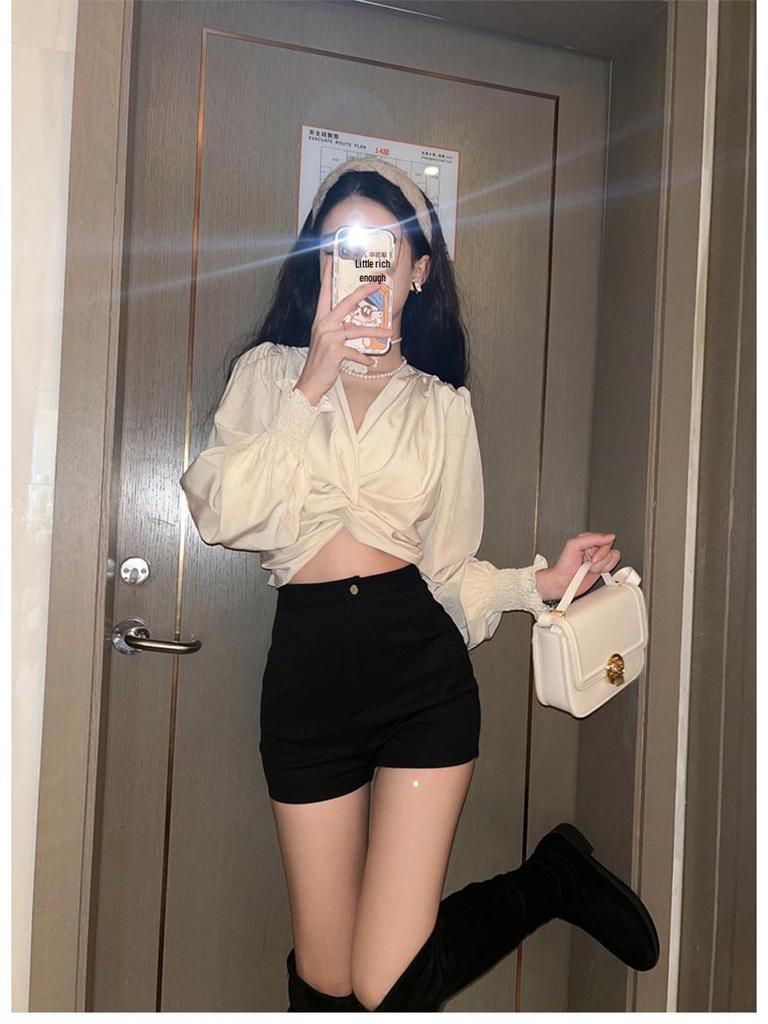 2024 Trendy American Black High-Waisted Women's Hot Pants - Sexy, Casual, Hip-Hugging Shorts for Summer