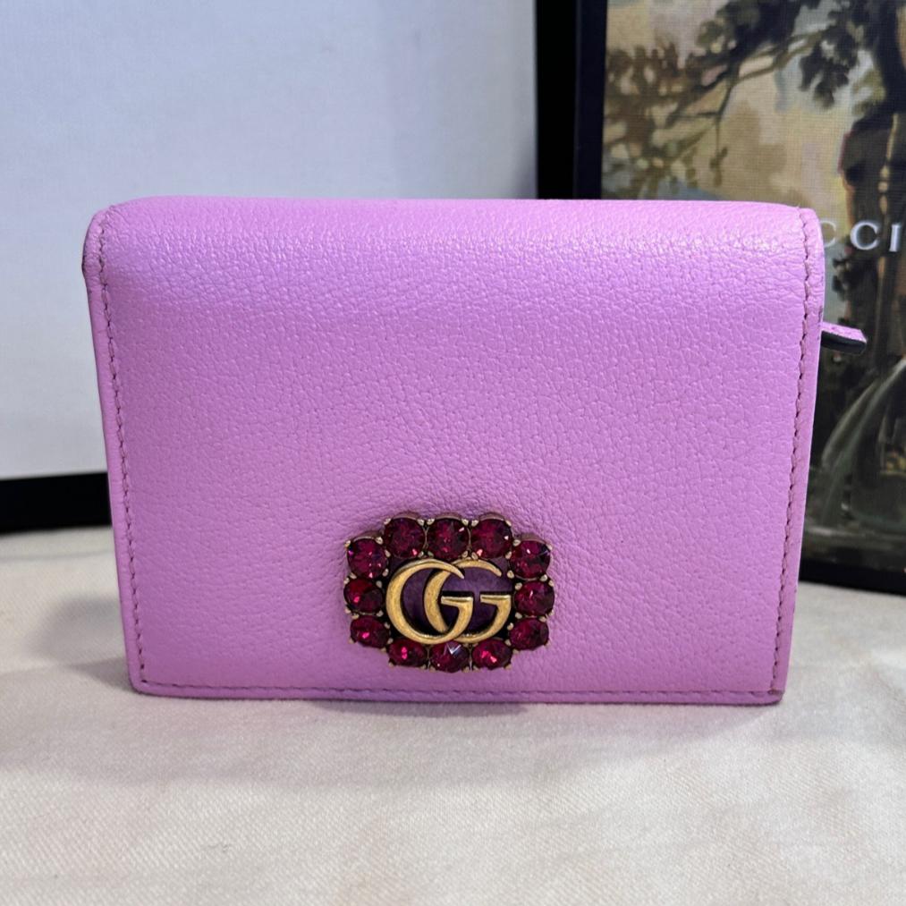 [Pre-Owned] GG Marmont Distressed Double G Logo Red Rhinestone Edge Short 5 Card Leather Card Holder Wallet - Excellent #G6W50G ONE SIZE