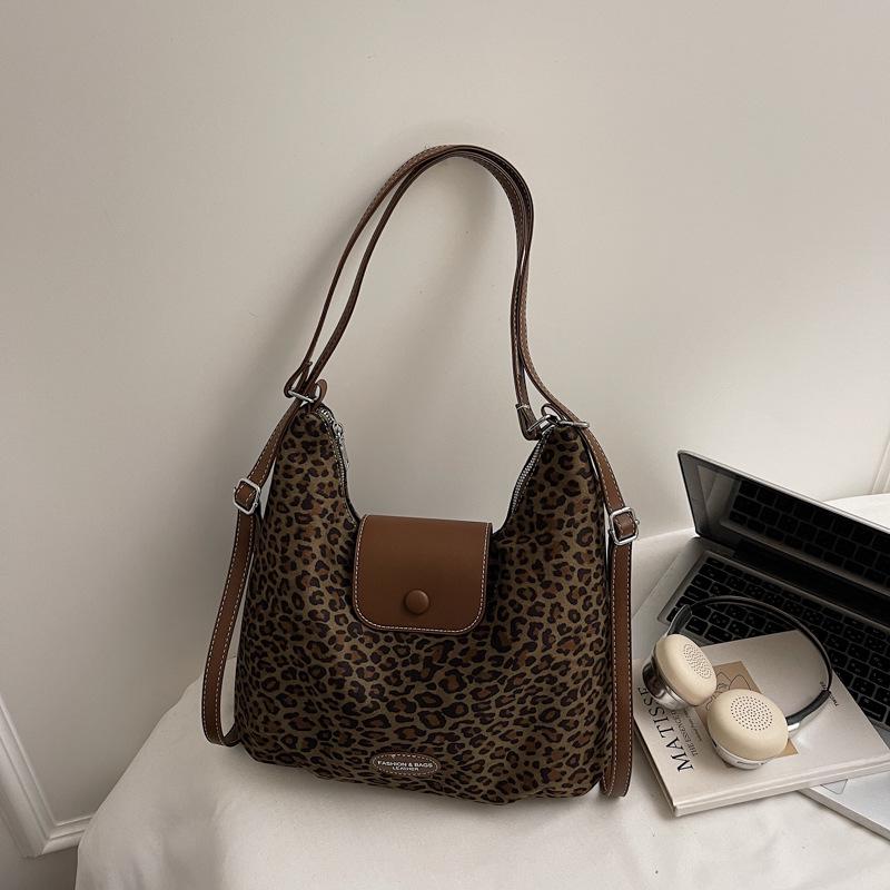 

Женская большая замшевая сумка-тоут с леопардовым принтом – модная ретро сумка через плечо высокой вместимости Without pendant зелёный