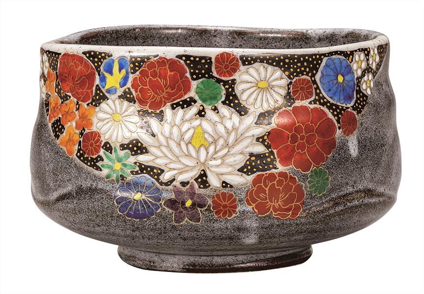 Kutani Ware Iwataya Matcha Bowl, Flower-shaped Design K9-860