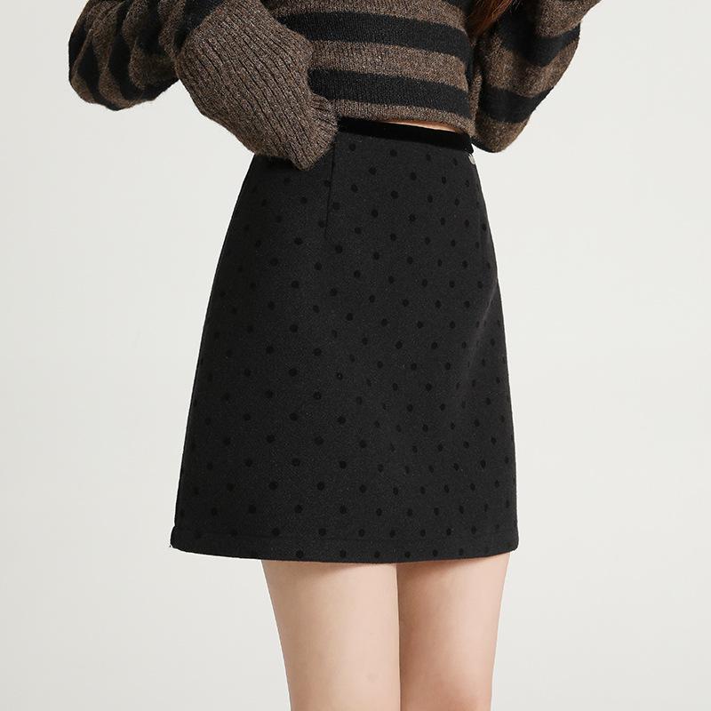 2026 Autumn/Winter Women's High-Waisted Retro Polka Dot Woolen Mini Skirt - Trendy & Slimming Design
