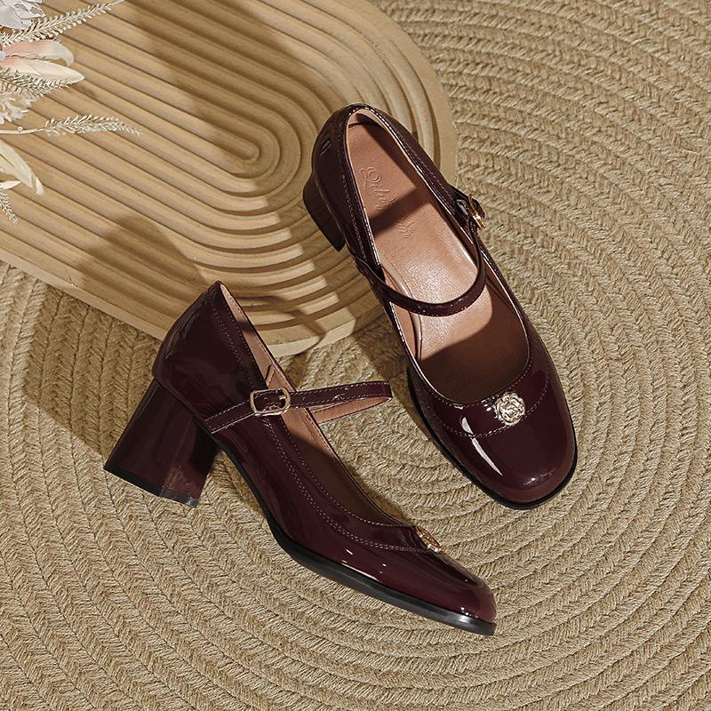 Retro Mary Jane shoes one-word buckle with thick heel high heels, new spring and autumn light mouth medium heel single shoes