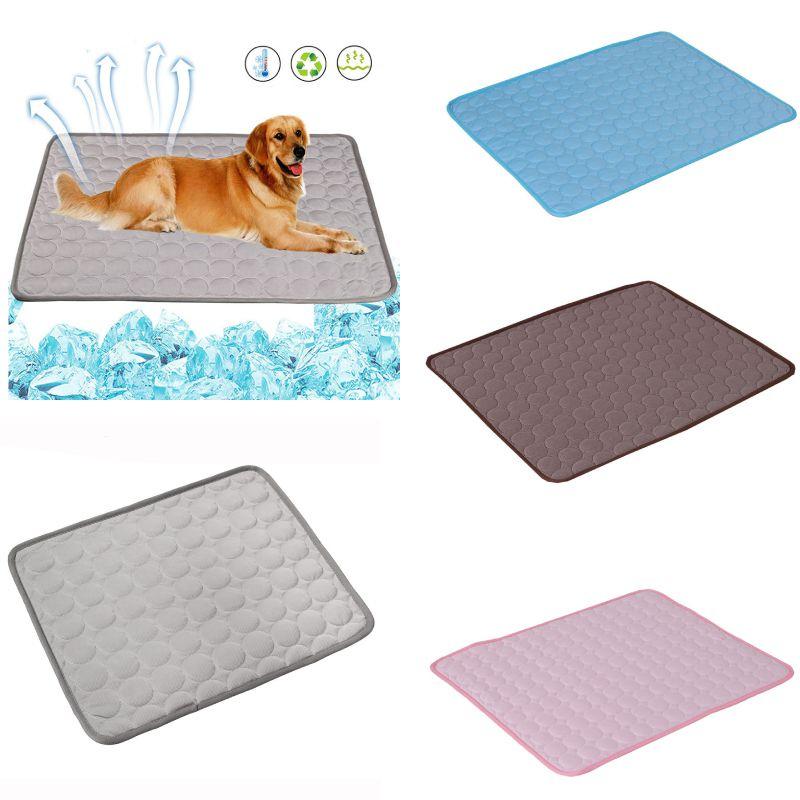Haustierkühlmatratze für Hunde und Katzen Ungiftige Eisseidenmatte, um Ihr Haustier kühl und komfortabel zu halten