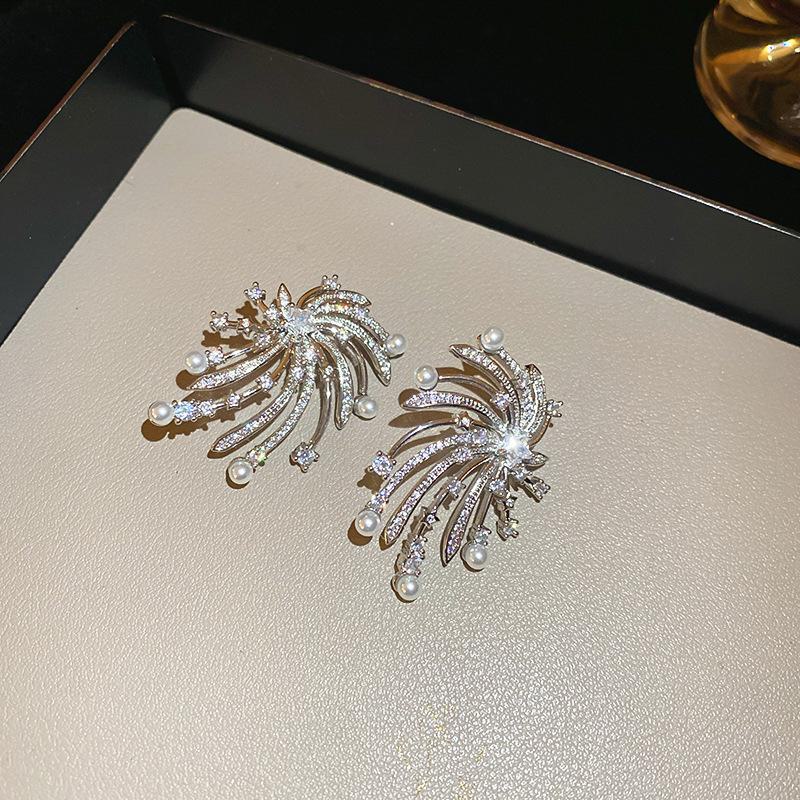 

Серебряные серьги-гвоздики со звездчатым жемчугом — элегантный, легкий роскошный дизайн для женщин. Silver Needle серебряный