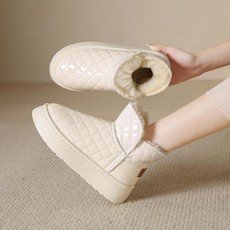 Kadın Kar Botları Sıcak Peluş Slip-on Katı Moda Kadın bileğe kadar bot Bayanlar Kış rahat ayakkabılar