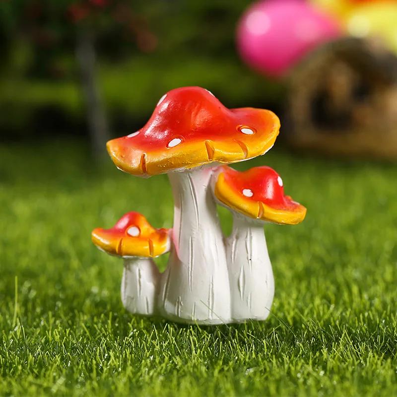 

1pc Miniature Statue Great Attractive Desktop Ornament Creative Decorative Vivid Mushroom Statue for Home Adornos Para Casa красный