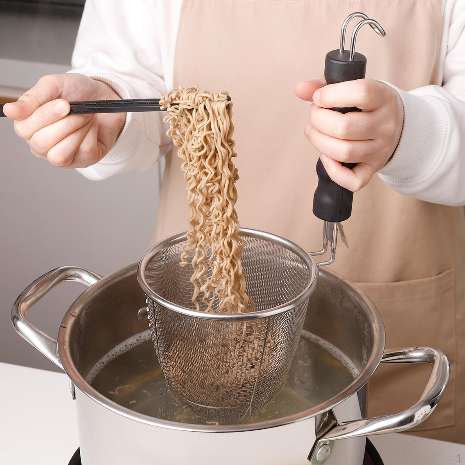

Metal Mesh Pasta Draining Basket with Convenient Hanging Hook for Home Kitchen Restaurant Triangular cone