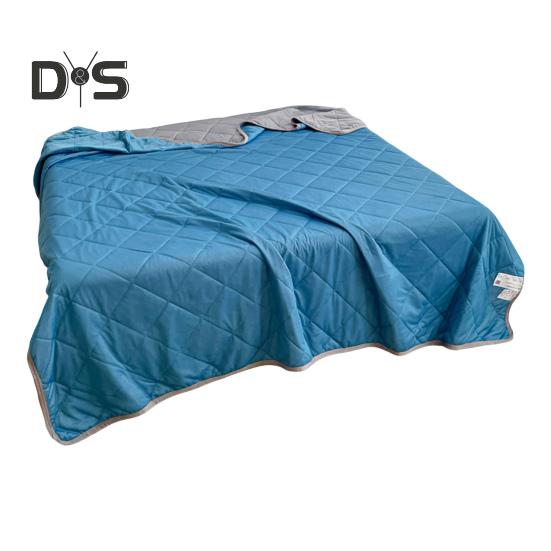 

Летнее охлаждающее одеяло для тех, кто любит поспать в жару. Легкое дышащее охлаждающее одеяло. Мягкое летнее одеяло для кровати, дивана, сохраняющее прохладу от ночного потоотделения. 100x150cm