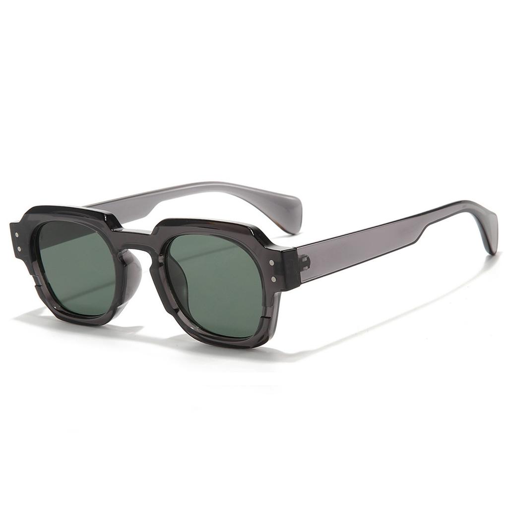 Trending Square Sunglasses Women Men Vintage Clear Lens Punk Shades UV400 Protection Rivet Frame Sun Glasses