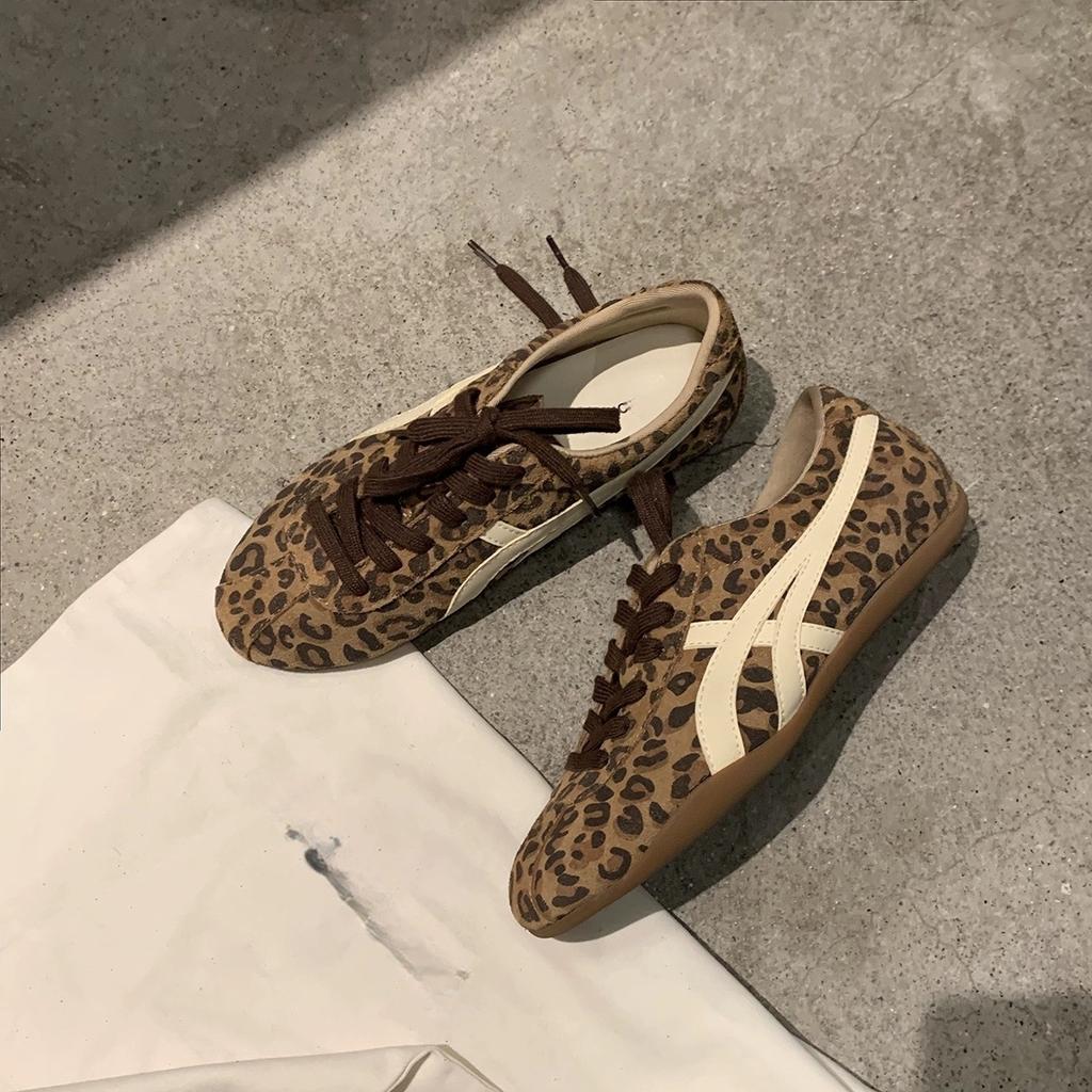 Korean version fashionable contrasting color lace-up flat soft baseplate shoes casual Forrest Gump shoes versatile inner height increase German tra