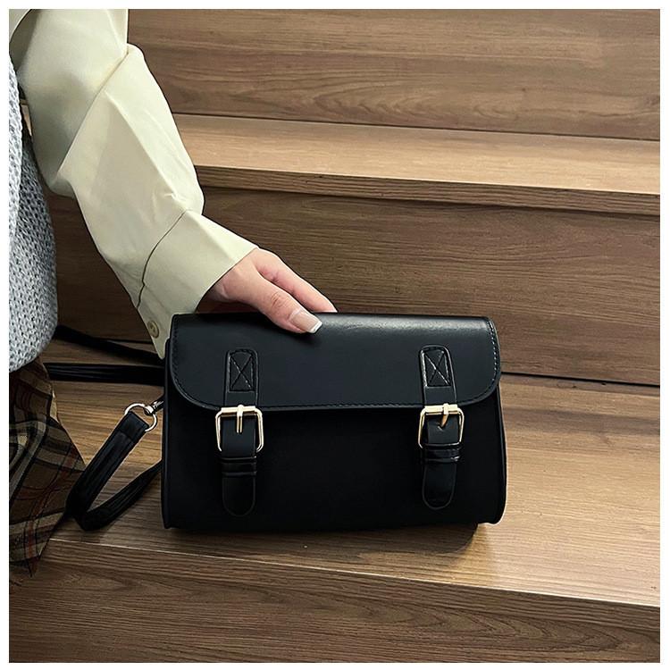 Elegante Borsa a Tracolla Marrone da Donna con Fascino Vintage e Praticità Quotidiana