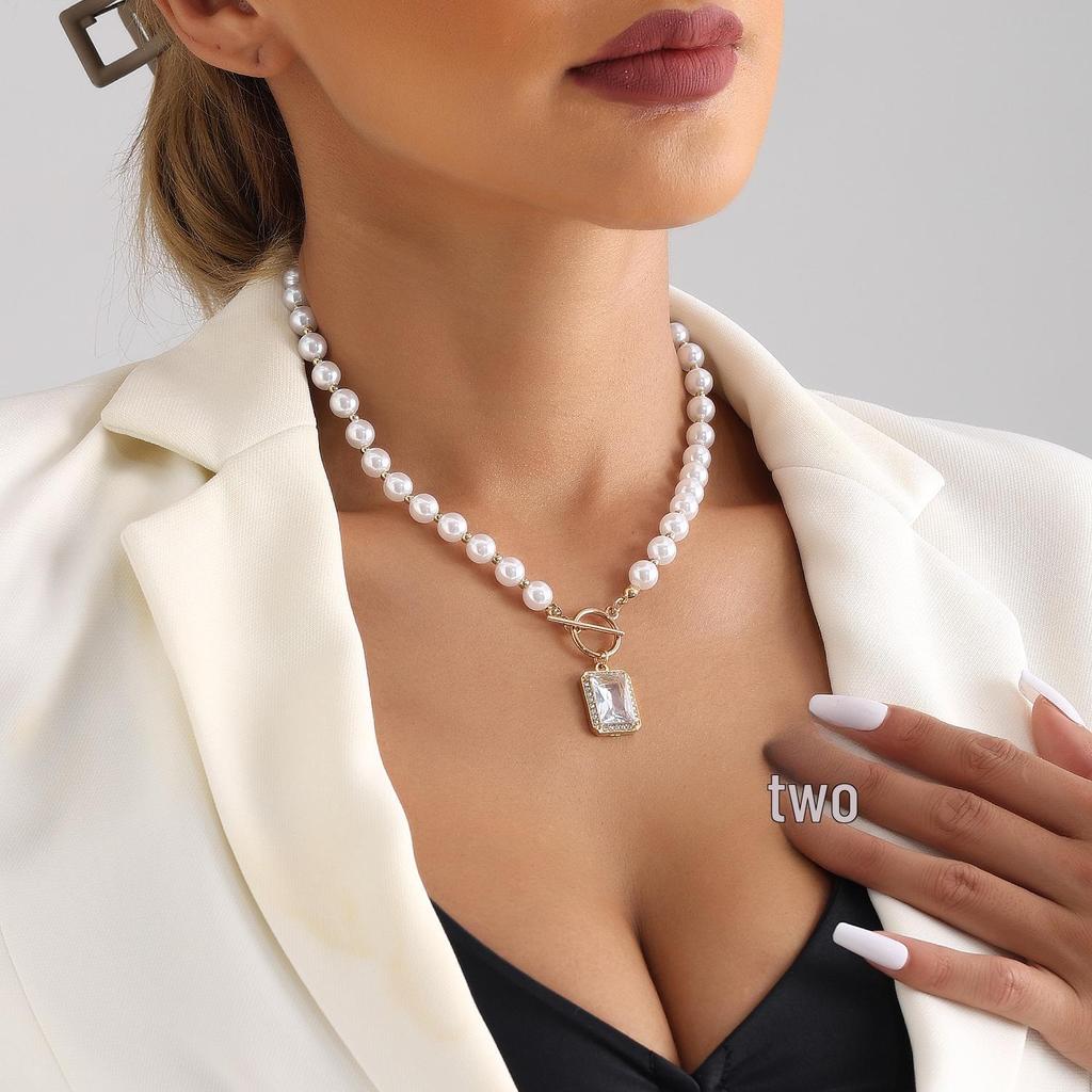 Luxury Imitation Pearl Necklace with Beaded OT Buckle & Rectangular Micro-Inlaid Diamond Pendant